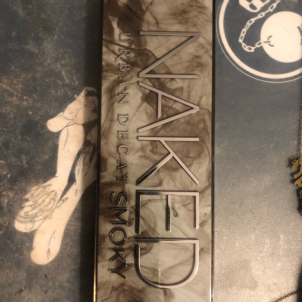 Naked Urban Decay SMOKY palette